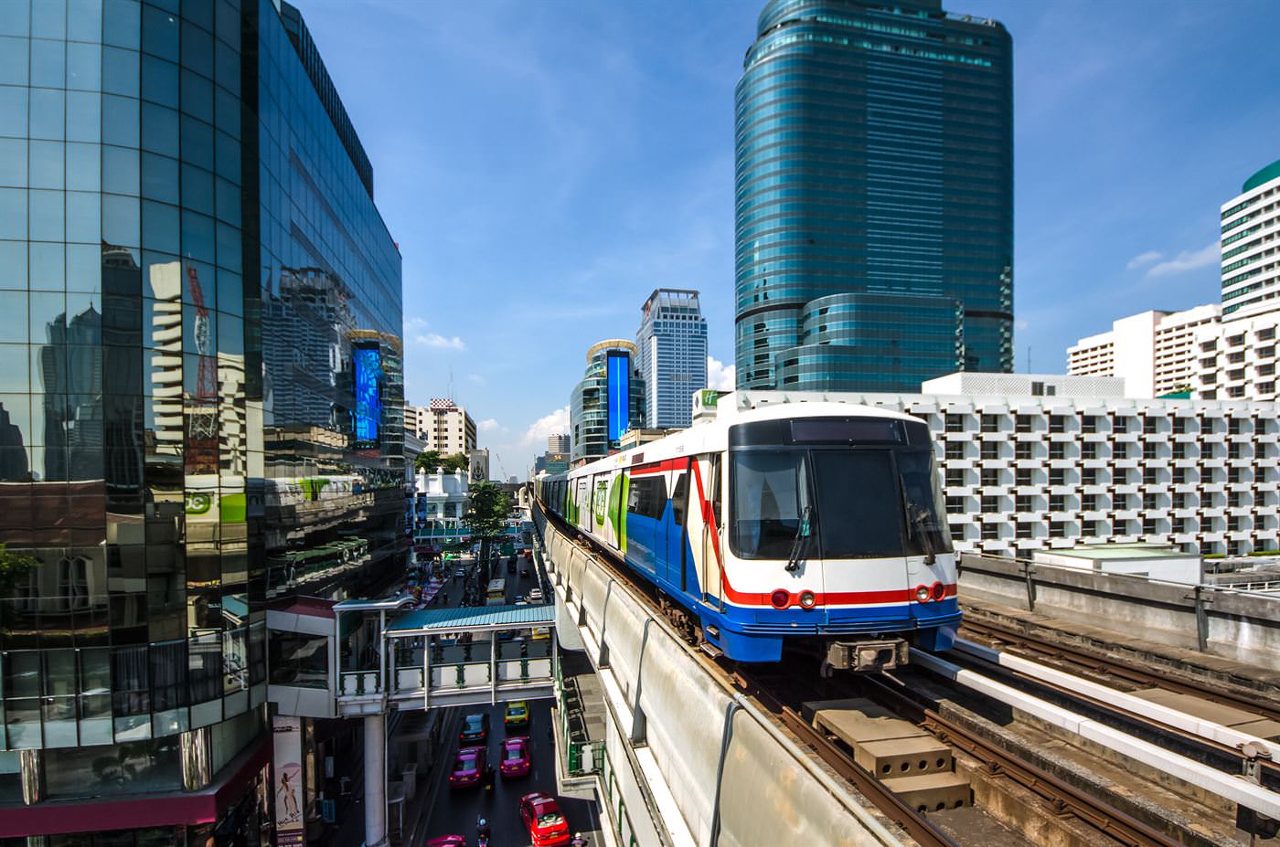مساج سوبي ونورو قرب BTS Phrom Phong و BTS Asok